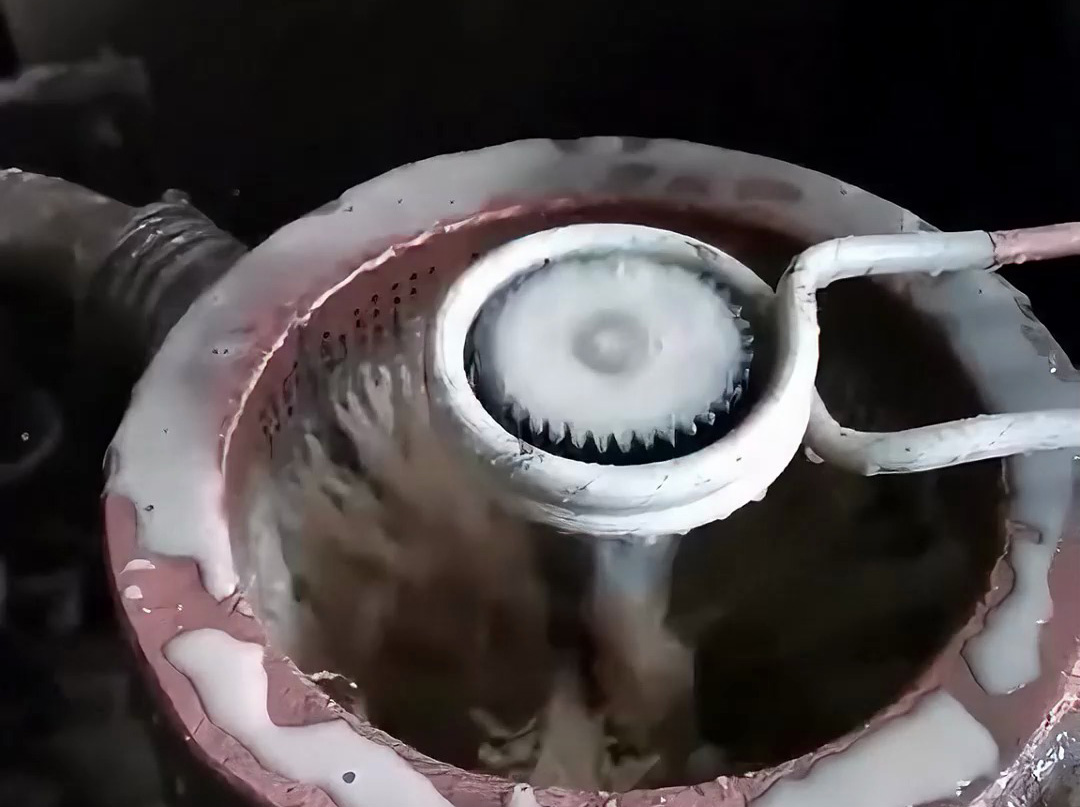 半自动高频齿轮淬火工艺，操作简单效率高！