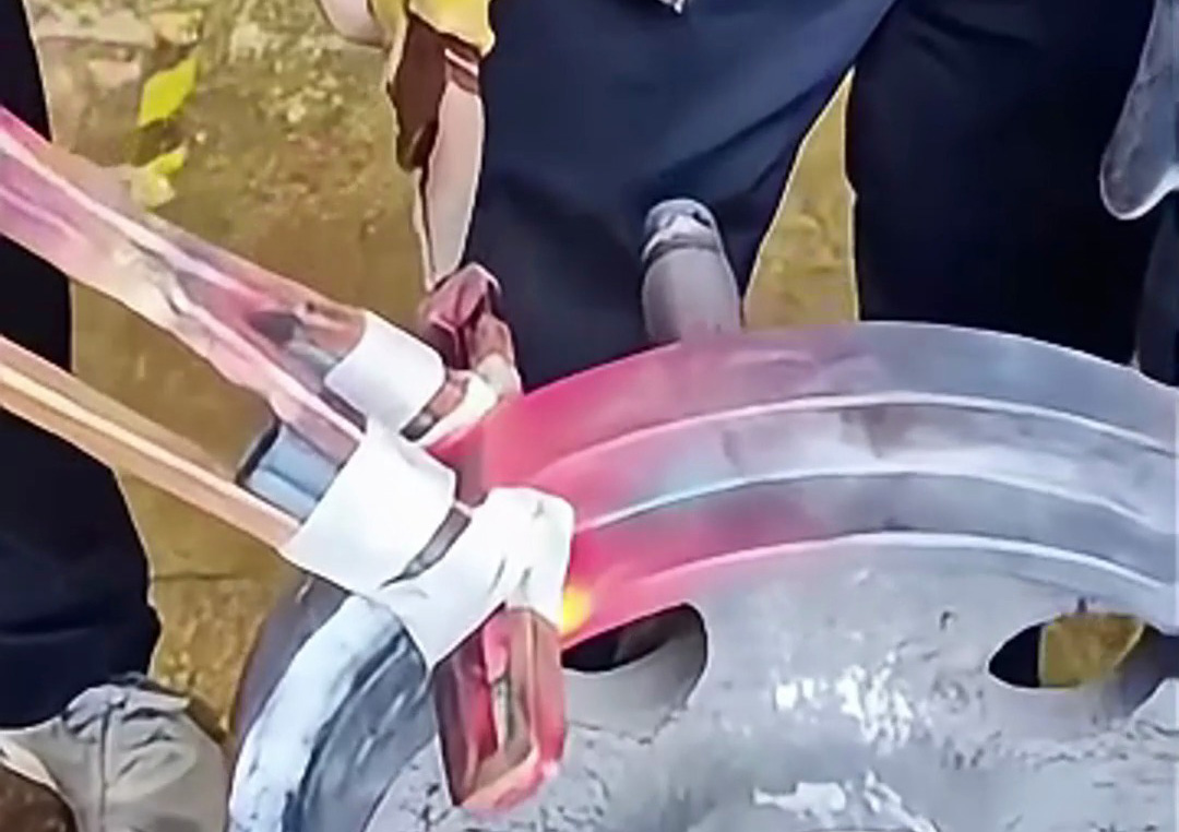 一种类行车轮表面淬火热处理工艺测试，利用感应加热设备局部感应热处理工艺